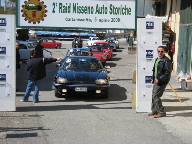 raidnissenoautostorichescudericucciapartenza.jpg